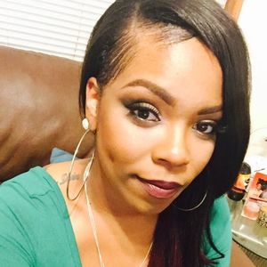 Meet your Posher, Janecia